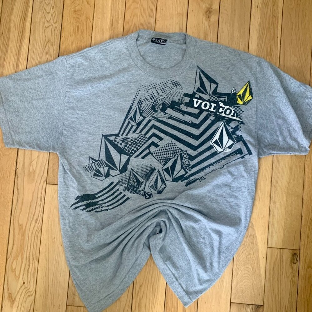 Vintage Y2K Volcom Tee Men's Large Gray Big Graphics Surfing Skating Street